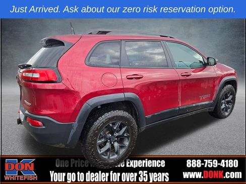 Used 2017 Jeep Cherokee Trailhawk w/ Comfort/Convenience Group AWD/4WD image 5