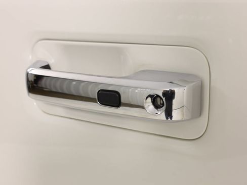 Used 2020 Ford F350 Platinum w/ FX4 Off-Road Package image 23