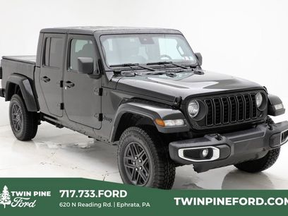 Used 2024 Jeep Gladiator Sport