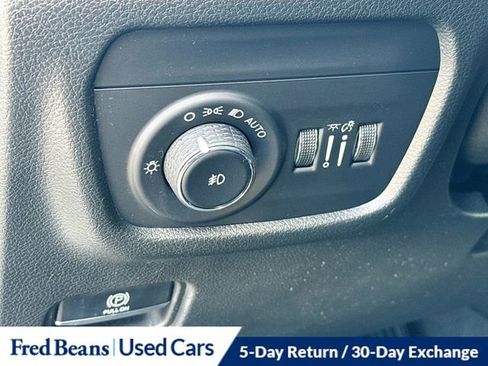 Used 2022 Jeep Grand Cherokee L Limited image 12