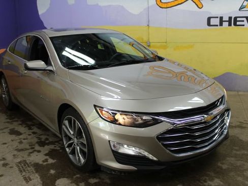 Used 2023 Chevrolet Malibu LT w/ Driver Confidence Package FWD image 4