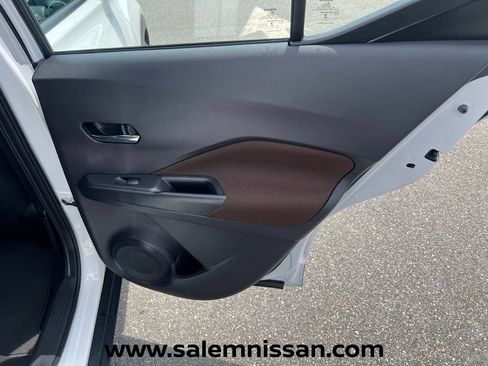 Used 2023 Nissan Kicks SR FWD image 21