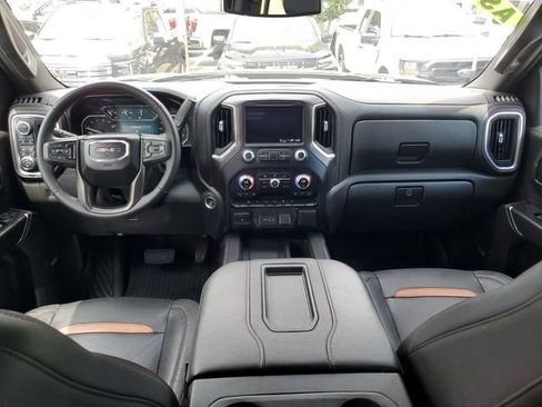 Used 2021 GMC Sierra 1500 AT4 w/ AT4 Preferred Package AWD/4WD image 12