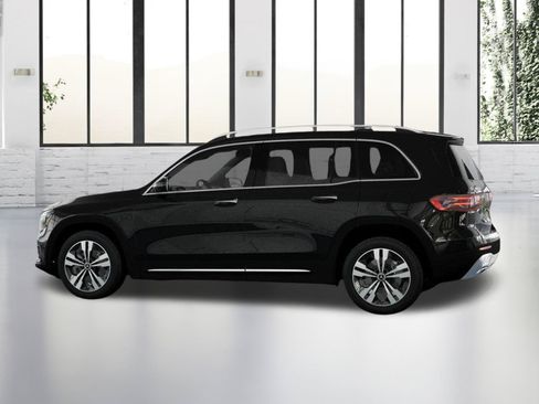 Used 2026 Mercedes-Benz GLB 250 4MATIC image 32