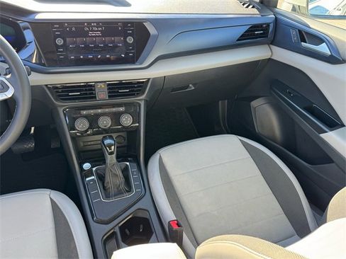 Certified 2023 Volkswagen Taos SE image 12