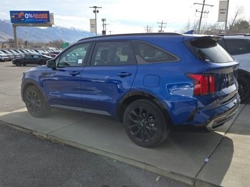 Certified 2022 Kia Sorento SX image 3
