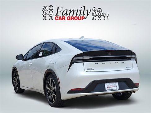 New 2025 Toyota Prius Plug-In Hybrid image 3
