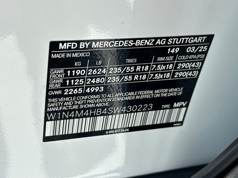 New 2025 Mercedes-Benz GLB 250 4MATIC image 27