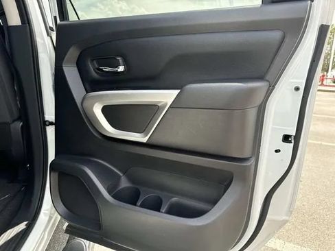 Used 2023 Nissan Titan SV RWD image 22