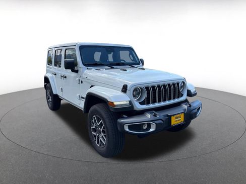 Used 2025 Jeep Wrangler Unlimited Sahara AWD/4WD image 1