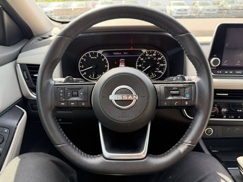 Used 2023 Nissan Rogue SV w/ SV Premium B Package image 15