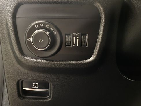 Used 2021 Jeep Grand Cherokee L Overland w/ Luxury Tech Group IV AWD/4WD image 42