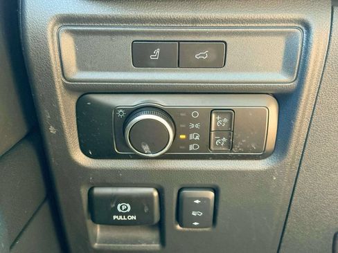 Used 2024 Ford Expedition XLT AWD/4WD image 18