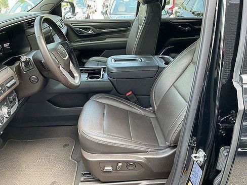 Used 2022 GMC Yukon Denali w/ Denali Premium Package AWD/4WD image 15