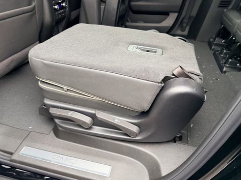 New 2026 GMC Yukon XL Elevation w/ Elevation Premium Package image 32