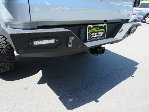 Used 2023 Jeep Gladiator Sport AWD/4WD image 22