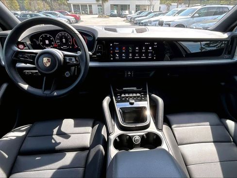 Used 2025 Porsche Cayenne image 16