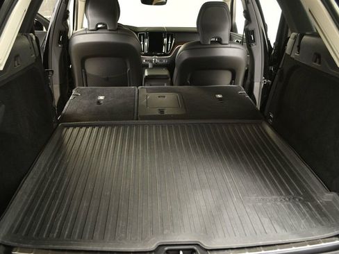 Used 2022 Volvo XC60 B5 Momentum w/ Protection Package Premier image 68