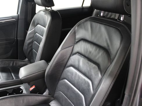 Used 2021 Volkswagen Tiguan SEL Premium R-Line image 6