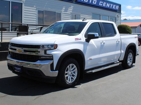 Used 2019 Chevrolet Silverado 1500 LT w/ True North Edition AWD/4WD image 2