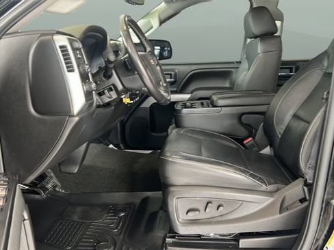 Used 2018 Chevrolet Silverado 1500 LT w/ Midnight Edition AWD/4WD image 8