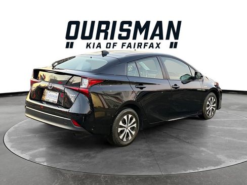 Used 2022 Toyota Prius XLE image 6