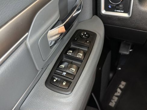 Used 2014 RAM 1500 Classic SLT RWD image 19
