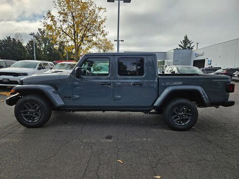 New 2025 Jeep Gladiator Sport AWD/4WD image 4