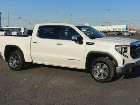 Certified 2023 GMC Sierra 1500 SLT w/ Max Trailering Package image 2