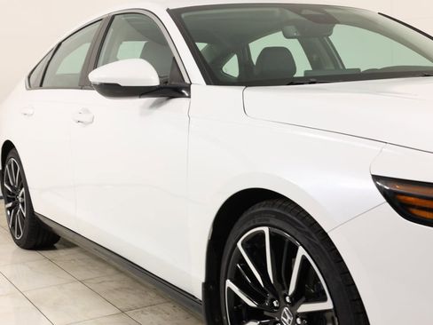 Used 2024 Honda Accord Touring image 14