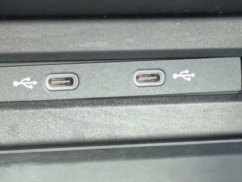 Certified 2023 Volkswagen Tiguan SE R-Line FWD image 25