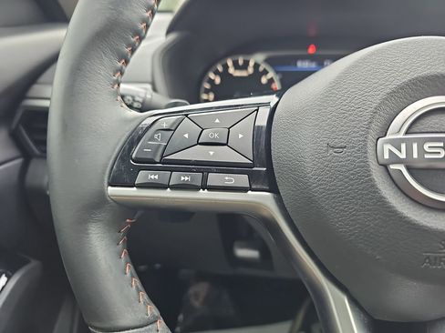 Used 2023 Nissan Altima 2.5 SR FWD image 22