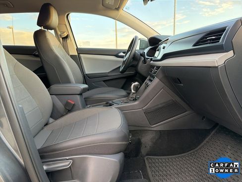 Used 2024 Volkswagen Taos SE image 16