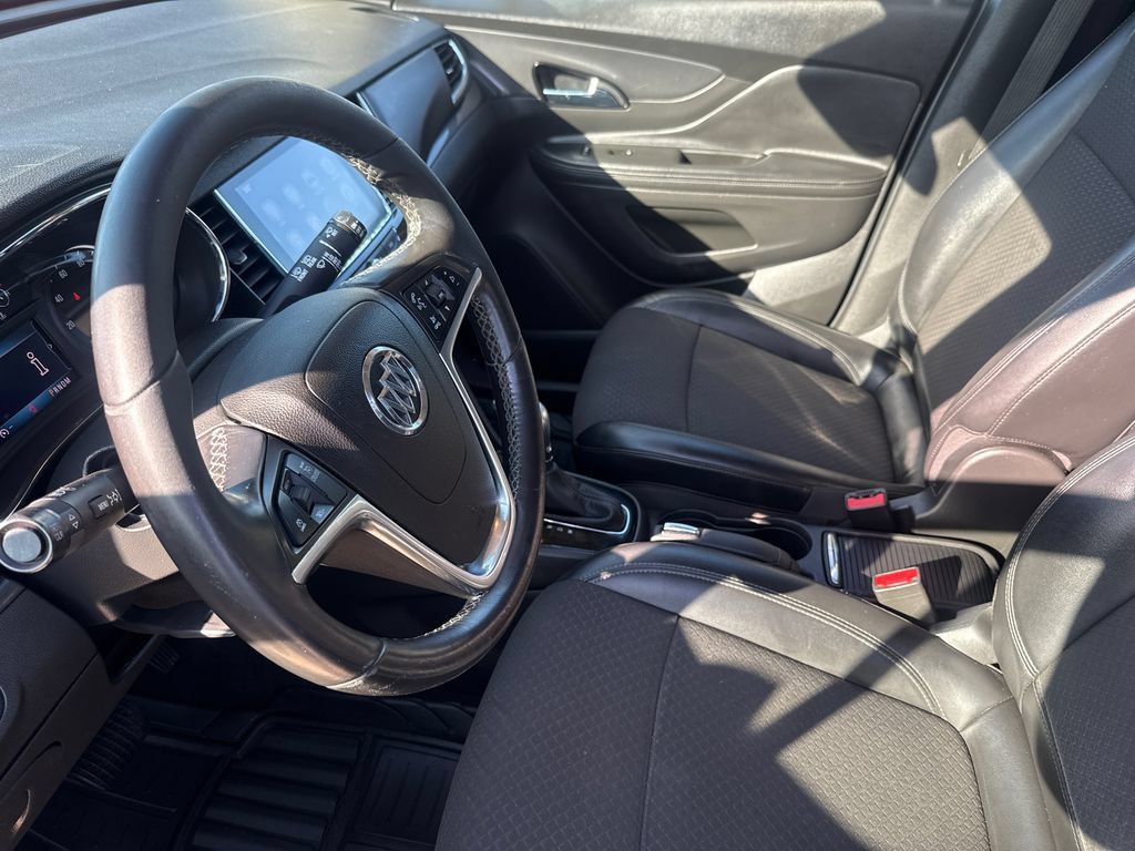 Used 2019 Buick Encore Sport Touring FWD image 18