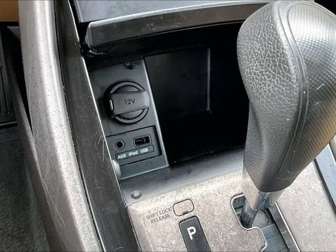Used 2013 Hyundai Elantra GLS FWD image 25