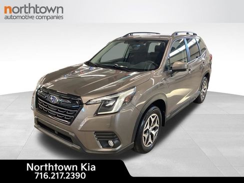 Used 2023 Subaru Forester Premium AWD/4WD image 1