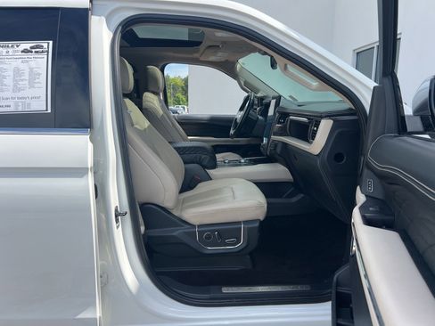 Used 2022 Ford Expedition Max Platinum AWD/4WD image 47