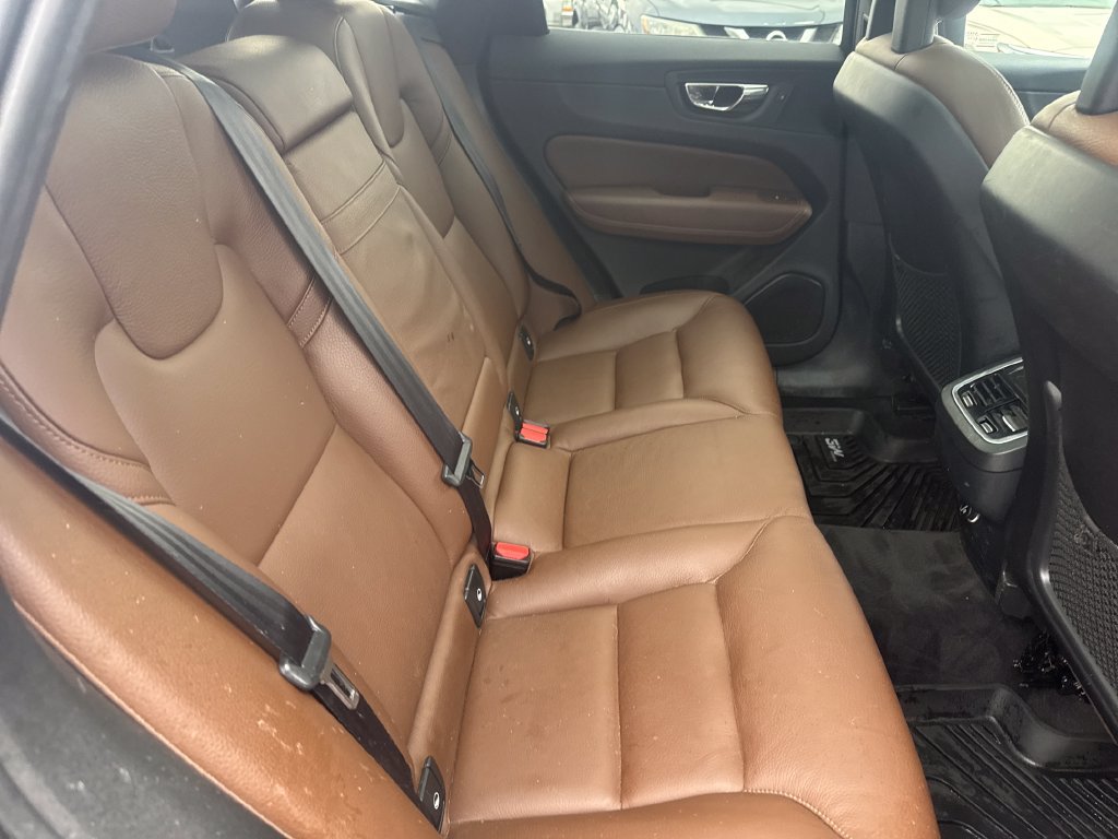 Used 2018 Volvo XC60 T6 Inscription w/ Convenience Package AWD/4WD image 26