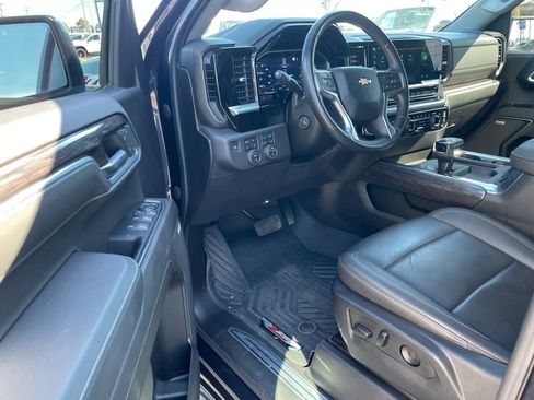 Used 2022 Chevrolet Silverado 1500 LTZ image 4