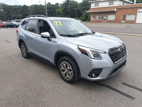 Used 2022 Subaru Forester Premium AWD/4WD image 5