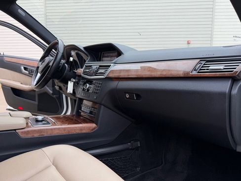 Used 2013 Mercedes-Benz E 350 Sedan image 22