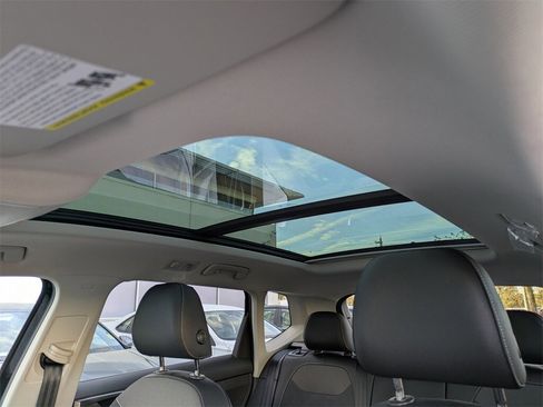 New 2026 Volkswagen Taos SE image 24