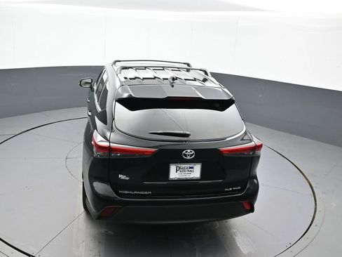 Certified 2023 Toyota Highlander XLE image 40