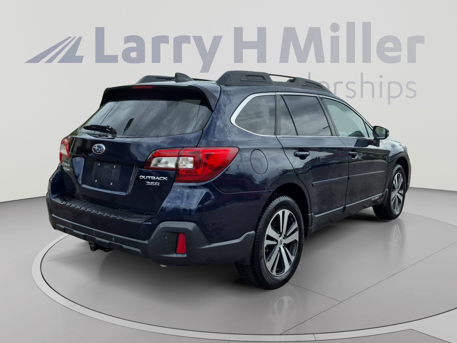 Used 2018 Subaru Outback 3.6R Limited AWD/4WD image 5