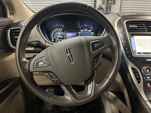 Used 2017 Lincoln MKX Select w/ Select Plus Package FWD image 14