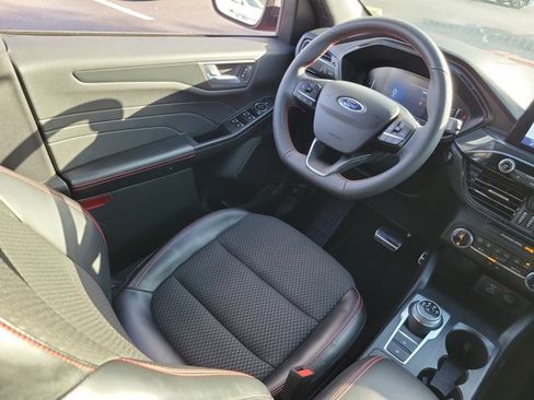 Used 2023 Ford Escape ST-Line image 3