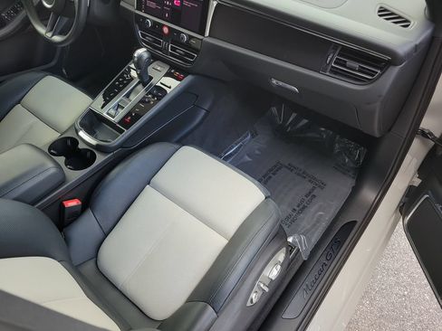 Certified 2024 Porsche Macan GTS AWD/4WD image 19