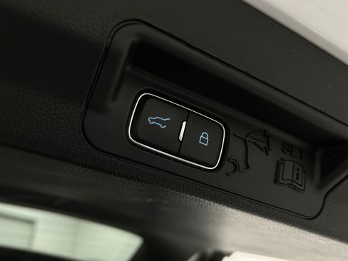 Used 2020 Ford Explorer Limited image 40