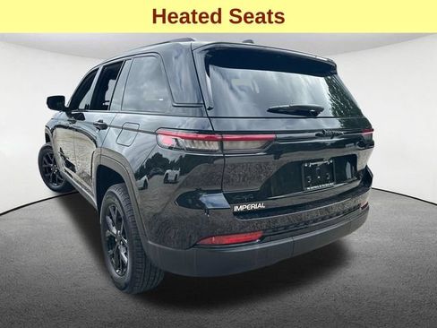 Used 2025 Jeep Grand Cherokee Altitude AWD/4WD image 10