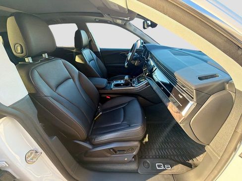 Used 2022 Audi Q8 Premium Plus image 16